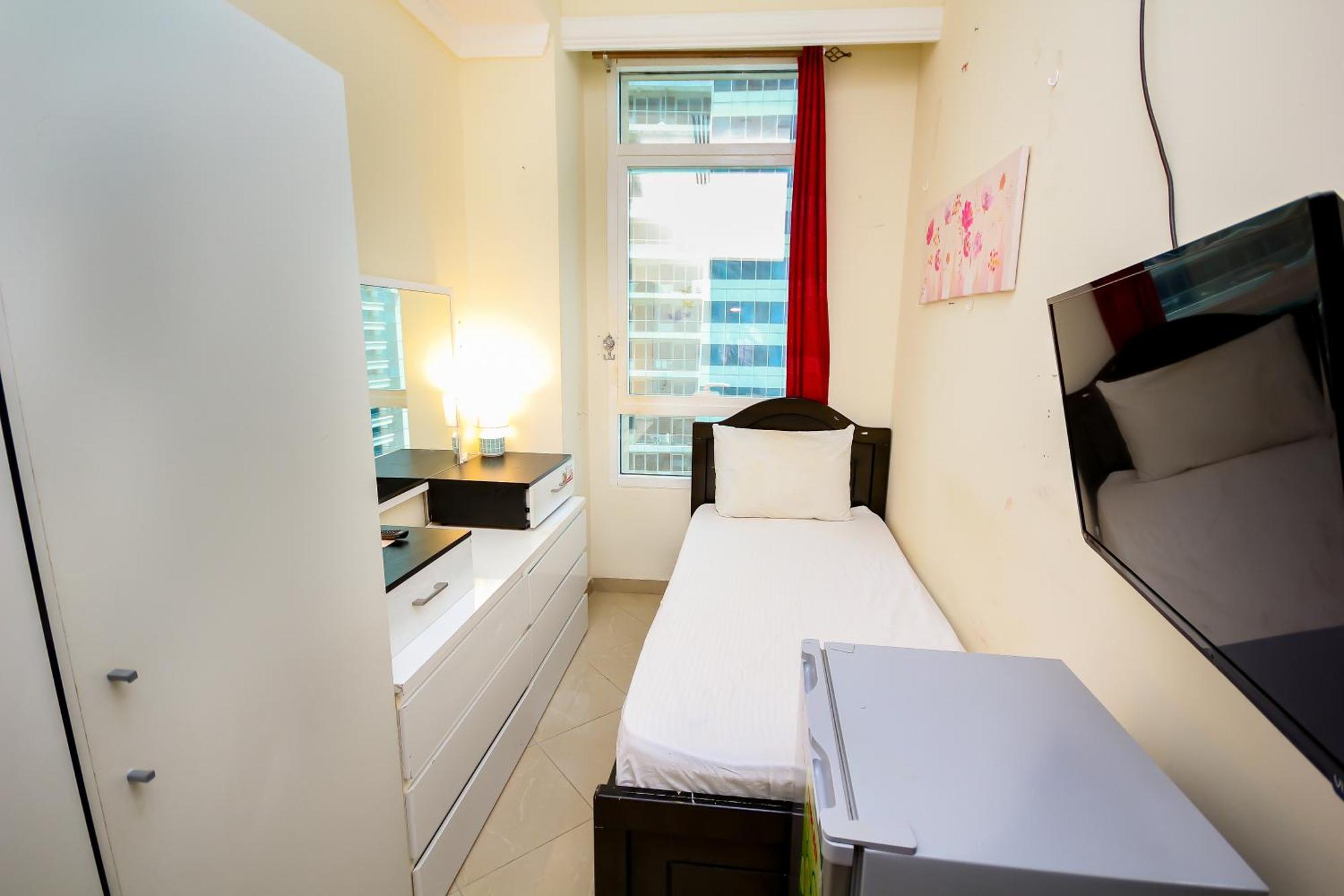Nice Single Rooms For "Girls" Only In Dubai, Marina Exterior foto
