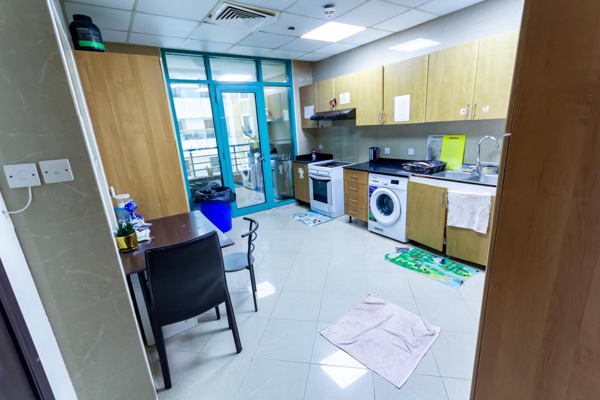Nice Single Rooms For "Girls" Only In Dubai, Marina Exterior foto